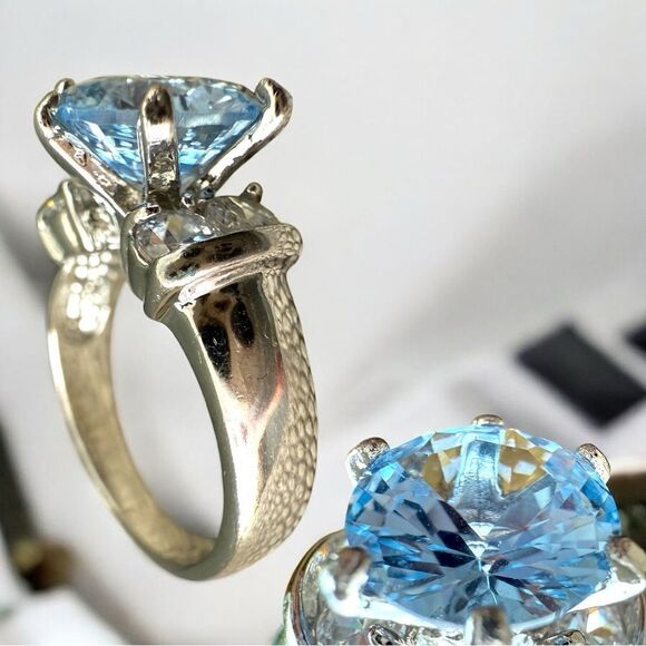 Statement Silver Tone Ring Large Blue Stone Round Cut Side Accents Size 9 - Picture 9 of 17
